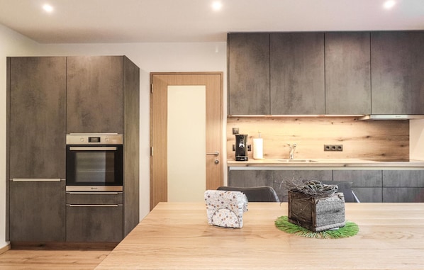 Kühlschrank, Herdplatte, Geschirrspüler