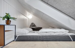 5 bedrooms, travel crib, free WiFi - Stunning home in Jægerspris with sauna (Jægerspris)