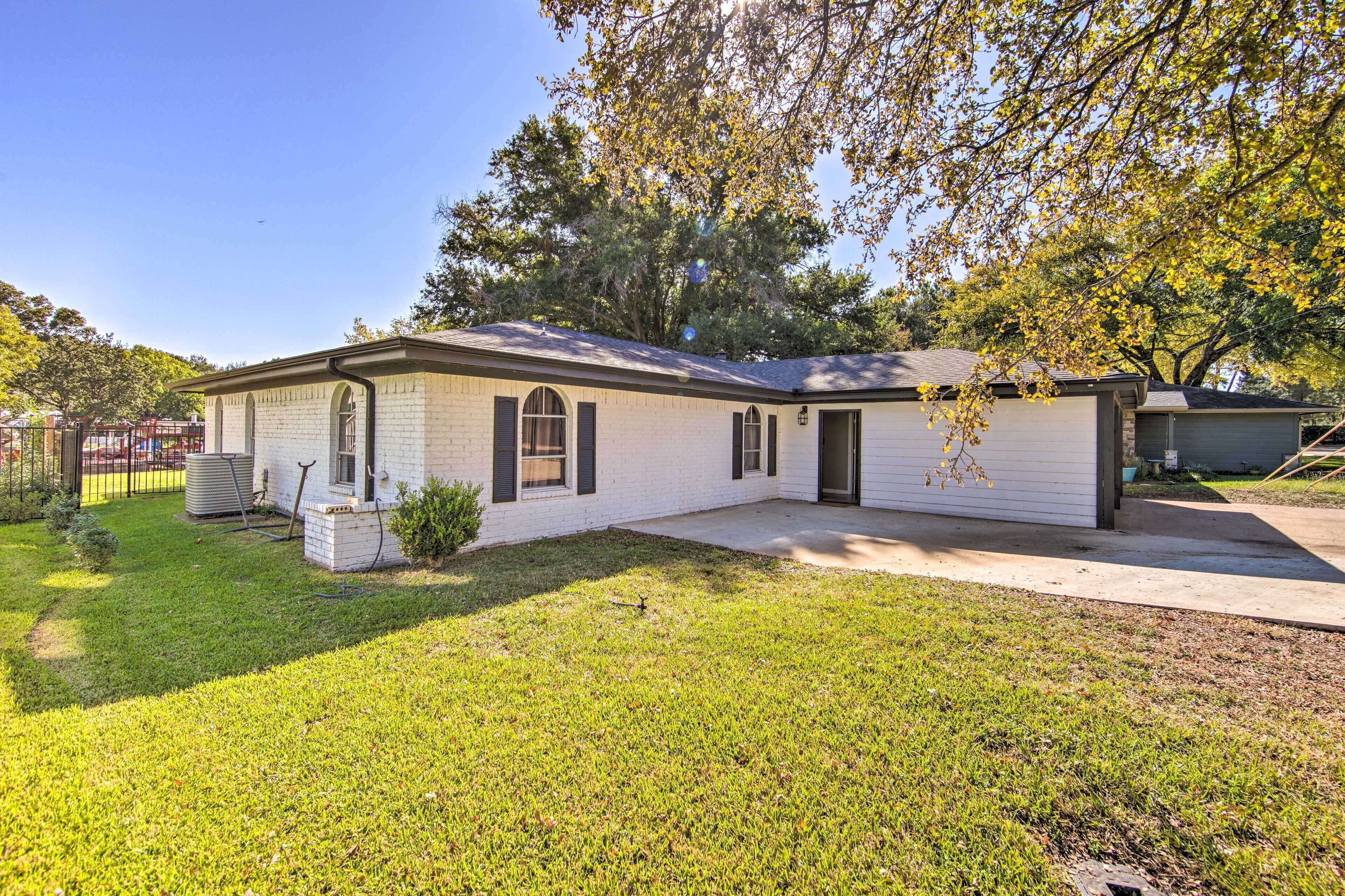 Lakefront Family Home, Recently Renovated!