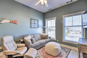 TV - Dtwn Ludington Condo: Balcony, Walk To Beach! (Ludington)
