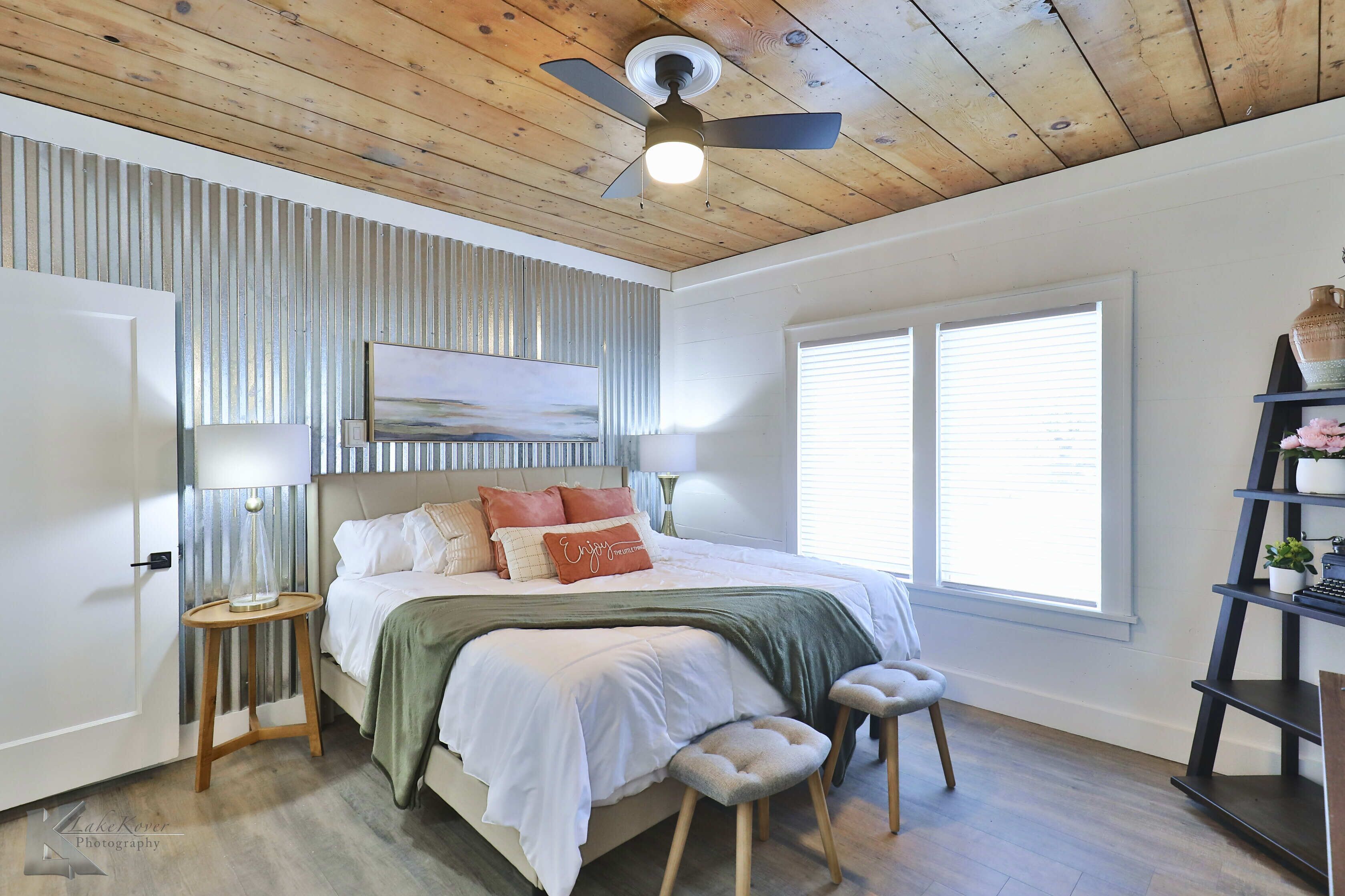 4 bedrooms, desk, iron/ironing board, free WiFi