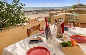 Outdoor dining - Cozy apartment in Donnalucata with WiFi (Donnalucata)