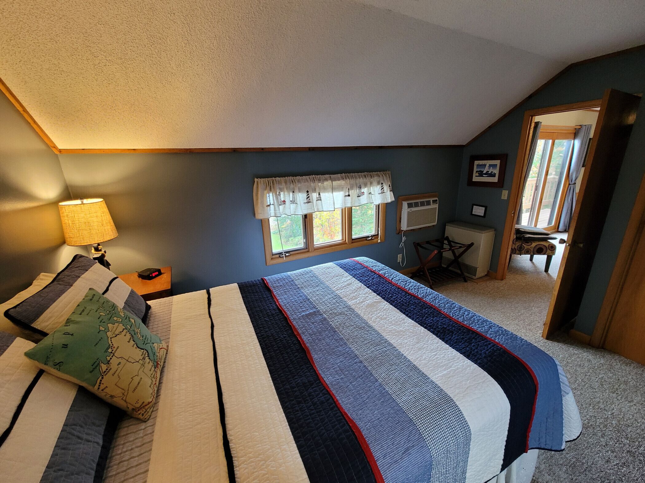 1 chambre, fer et planche à repasser, Wi-Fi gratuit, draps fournis