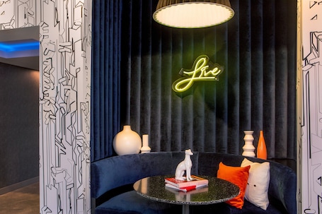 Sala de estar en el lobby