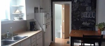 Cozy 1 Bedroom in Highland Square, pets welcome!!