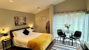 Individually decorated, individually furnished, desk, laptop workspace