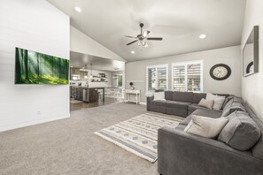 تلفزيون ذكي، برامج وأفلام نتفليكس، خدمات بث