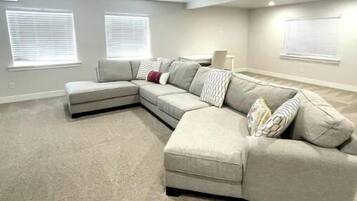 Smart TV, Netflix, streaming services