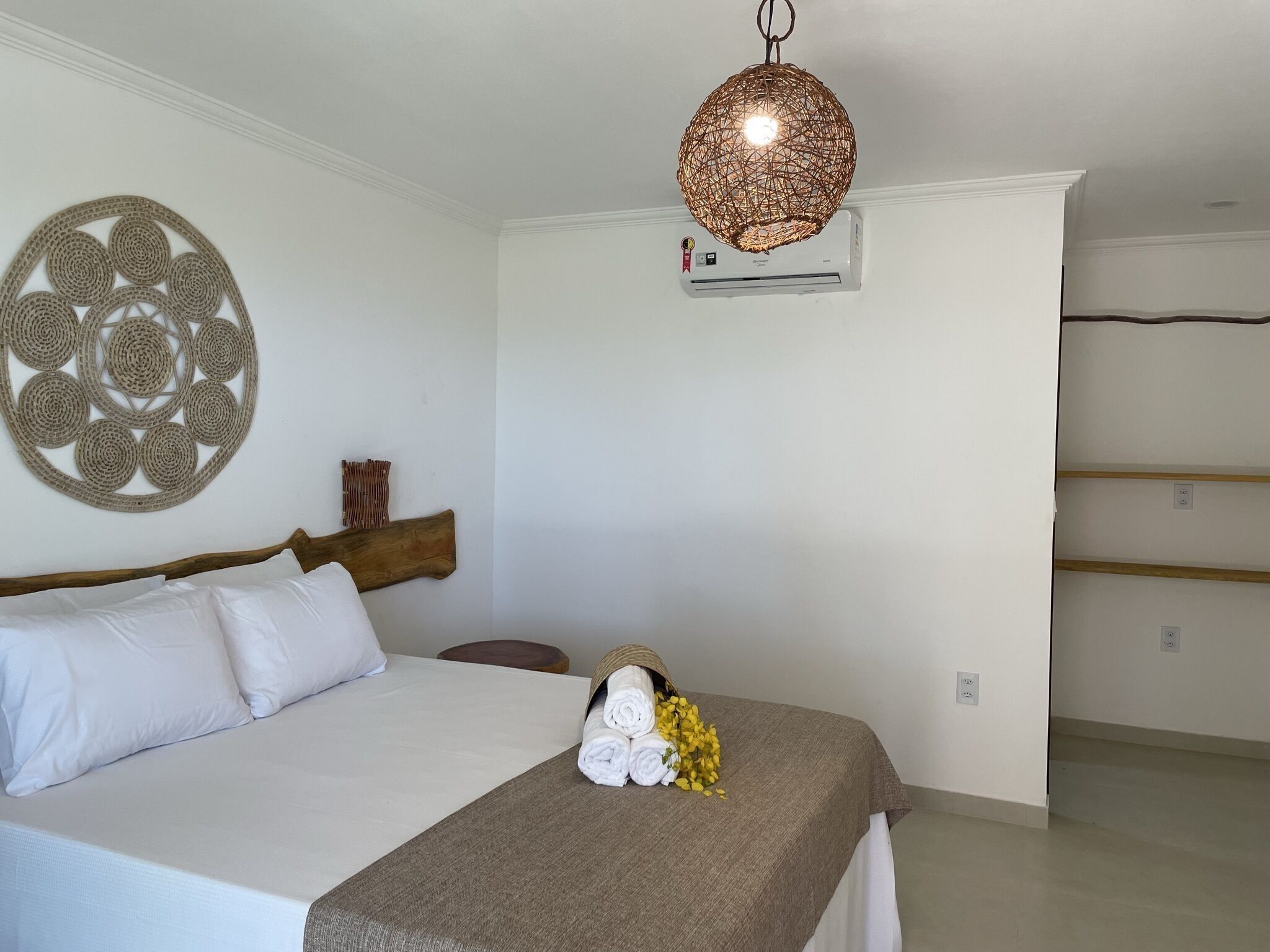 Free WiFi, bed sheets