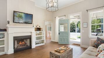 Télévision, cheminée