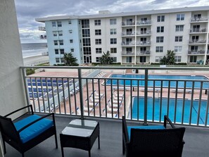 Et oppvarmet basseng