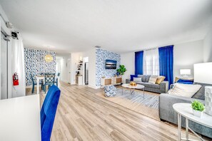 Smart TV - Condo in Peaceful Area - Palm Wave Says (Coconut Creek)
