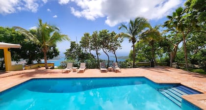 1 Bedroom Poolside Private Cottage w/Pool and View
