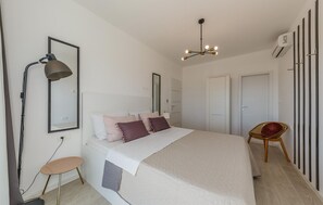 8 bedrooms, iron/ironing board, travel cot, free WiFi