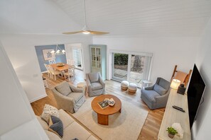 TV connectée, jeux vidéo, livres