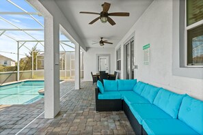 Outdoor dining - Games Room | Kids Bedrooms | Screened Pool Area (Davenport)