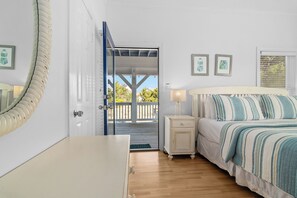 5 bedrooms, iron/ironing board, WiFi, bed sheets - Flip Flops overlooks the signature hole of the golf course and has a beautiful view of the ocean! (Bald Head Island)