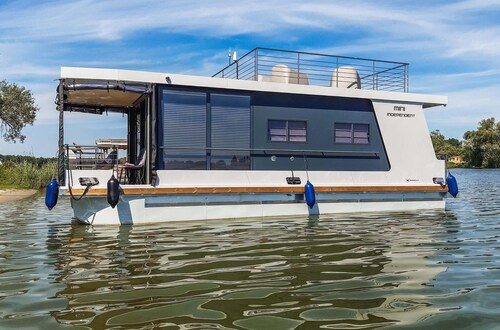 Amazing ship in Havelsee OT Kützkow