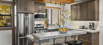 Chic Northstar Condo w/ 2 Queen Beds | Walk to Village, Gondola Ride, Rec Access