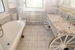 Uklassifisert bilde, 5 av 37, knapp