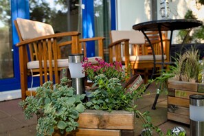 Terrace/patio - Cozy vacation apartment near the harbor - FeWos am Hochzeitsberg FeWo 08 - FeWos (Breege)