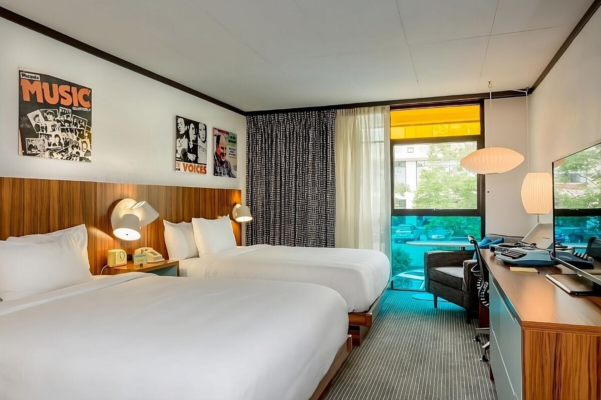 Short Drive from Logan Airport and Constitution Beach! Parking, Pool, Garden!