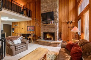 TV, fireplace - Escape to Ptarmigan Village 90 (Whitefish)