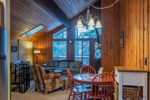 TV, fireplace - Escape to Ptarmigan Village 59 (Whitefish)