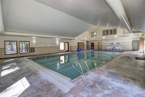 Piscina interna, piscina aquecida