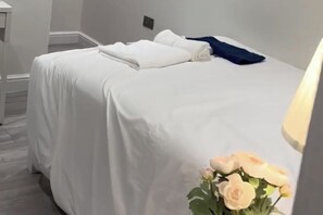 1 chambre, fer et planche Ă repasser, Wi-Fi, draps fournis