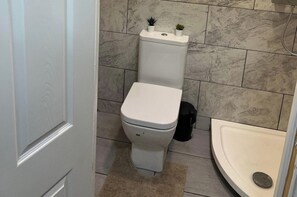 Doccia, asciugacapelli, asciugamani