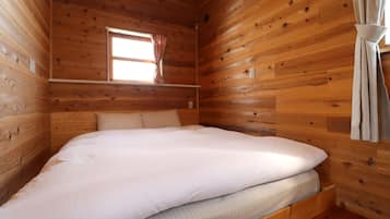 ファミリー ヴィラ ダブルベッド 2 台 | 1 室のベッドルーム、羽毛の掛け布団、ミニバー (無料)、デスク