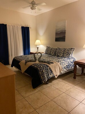 3 habitaciones, escritorio, tabla de planchar con plancha y wifi gratis 