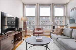 Télévision, chaîne hi-fi