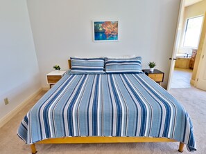 4 bedrooms, desk, iron/ironing board, travel cot