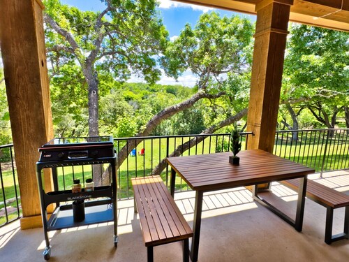 Oasis by the Lake, a Family Friendly Retreat with Spectacular Hill country view