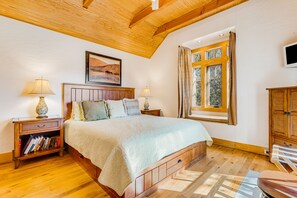 2 makuuhuonetta, silitysrauta/-lauta, internet, vuodevaatteet