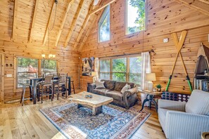 TV, fireplace, video games, books - Dog-friendly mountain cabin with deck, hot tub, firepit, fireplace, W/D, & AC (Blue Ridge)