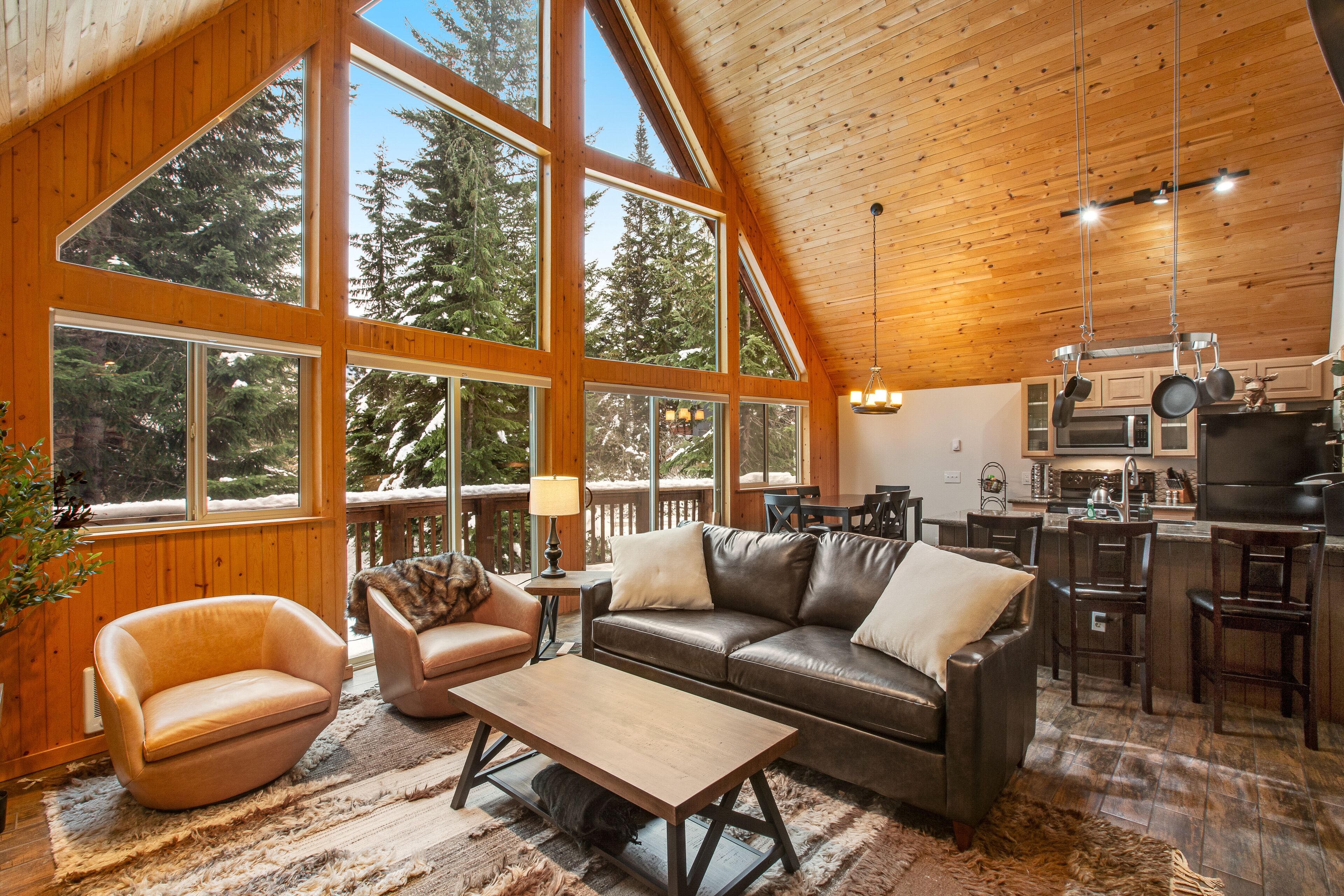 Modern mountain chalet with fireplace, foosball, & easy access to slopes