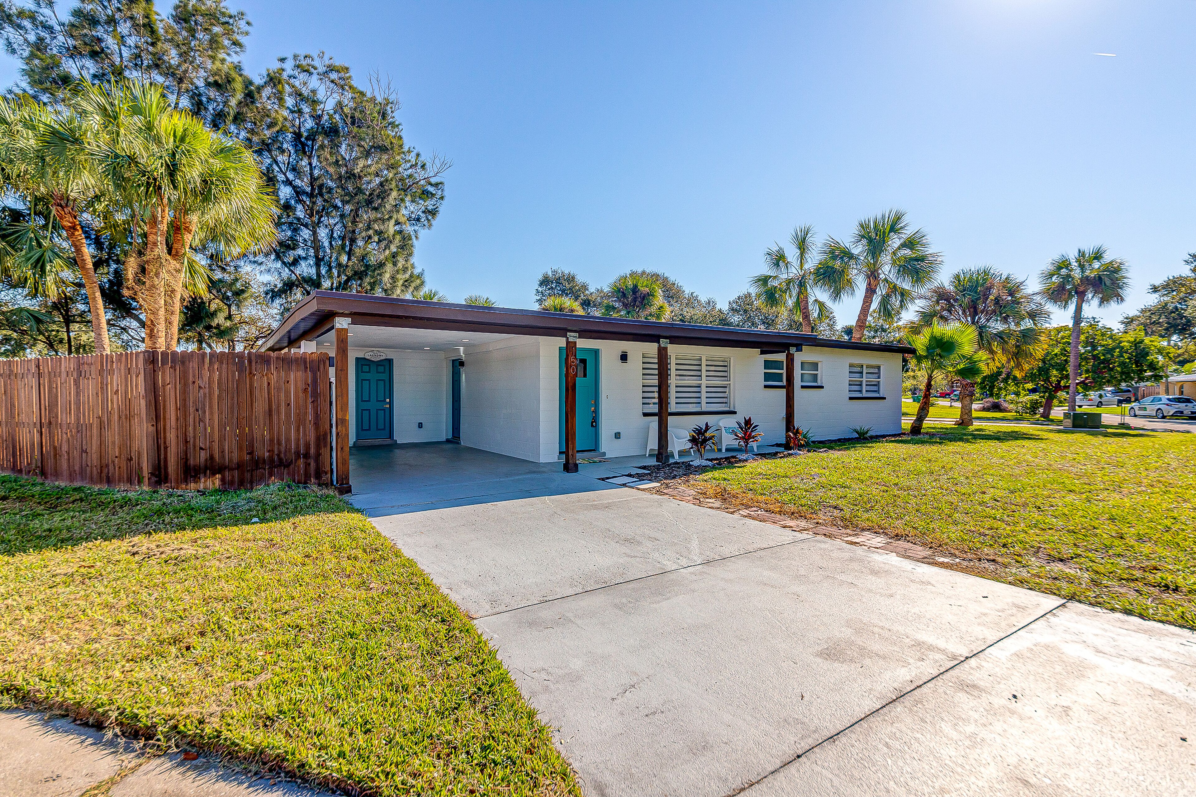 Charming home near the ocean with game room, central AC, & washer/dryer