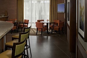 Dining - Perfect for Families! 3 Comfy Units, Outdoor Pool, Close to University of Texas! (Austin)