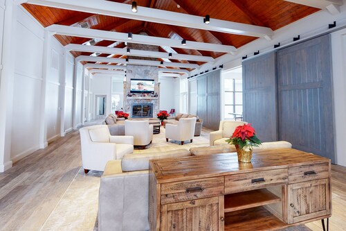 Ski-in/ski-out condo with deck, wood-burning fireplace, & community amenities