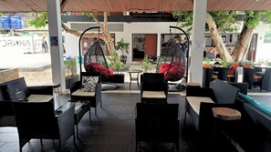 Daily cooked-to-order breakfast for a fee - Hydronauts Diving Resort (Koh Tao)