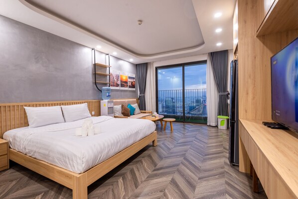 Standard Studio | Individually decorated, individually furnished, desk, free WiFi - Harim Vinhomes D'capitale (Hanoi)