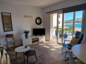 TV - AMAZING FLAT IN FRONT OF THE SEA WITH MAGNIFIC VIEWS AND TERRACE (Sant Feliu de Guixols)