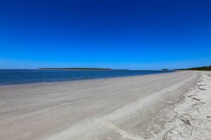 Unclassified image, 4 of 43, button