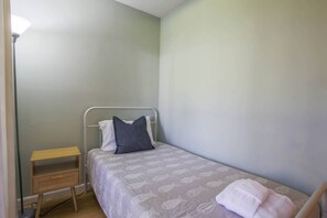 2 chambres, fer et planche à repasser, Wi-Fi, draps fournis