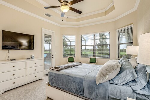 Bonita National dog-friendly home with a lanai, pool, pool spa, and home office