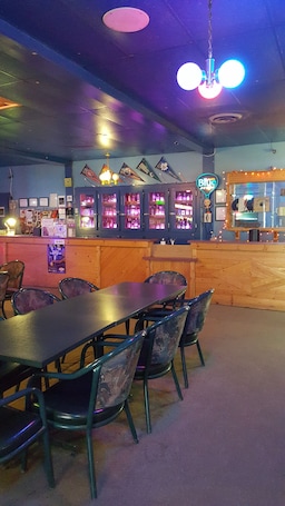 Bar (on property). Boyle Motor Inn