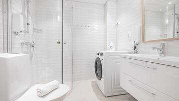 Standard Apart Daire | Banyo | Duş, saç kurutma makinesi, havlu